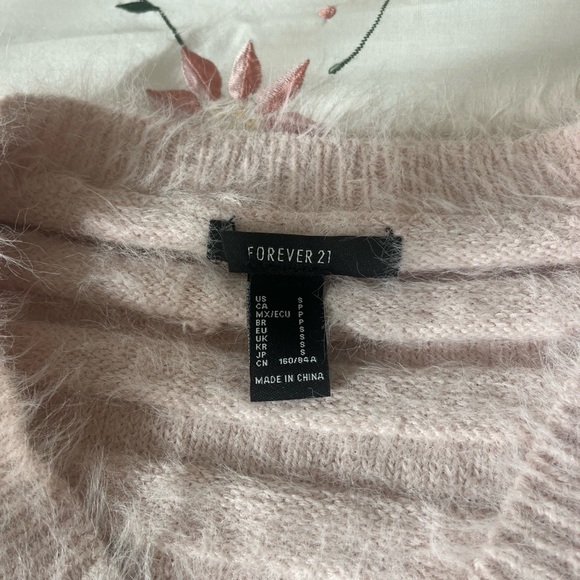 Pink sweater - Picture 3 of 3